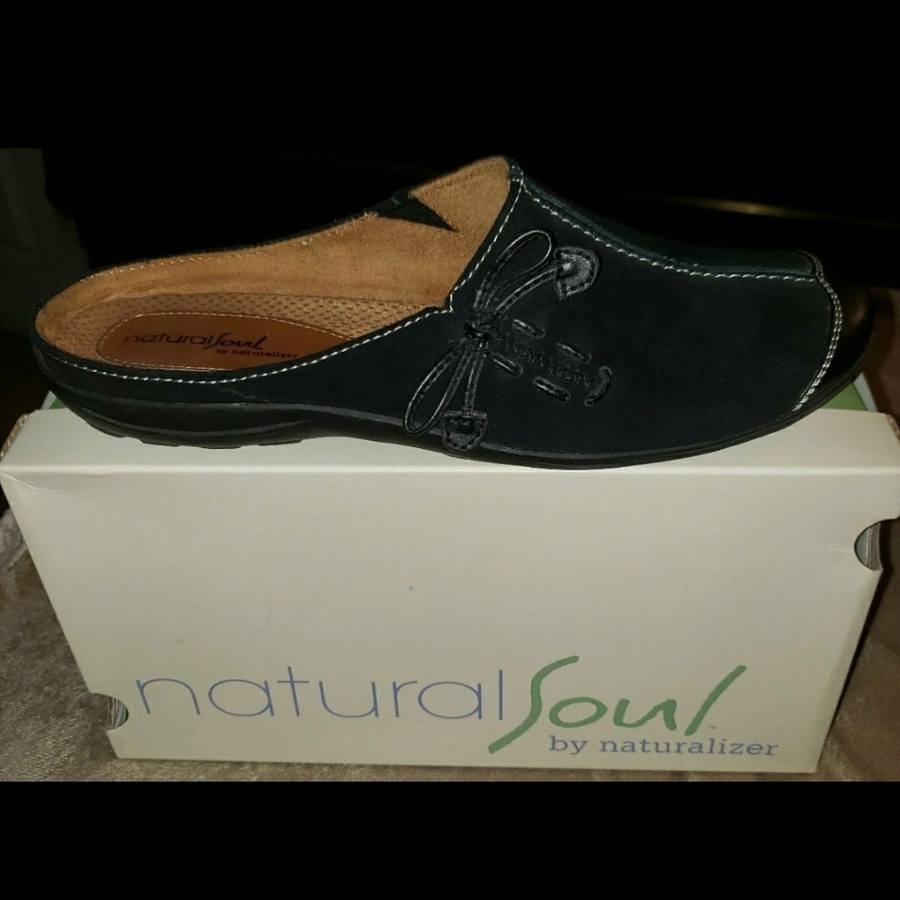 Natural Soul flat mules/slides